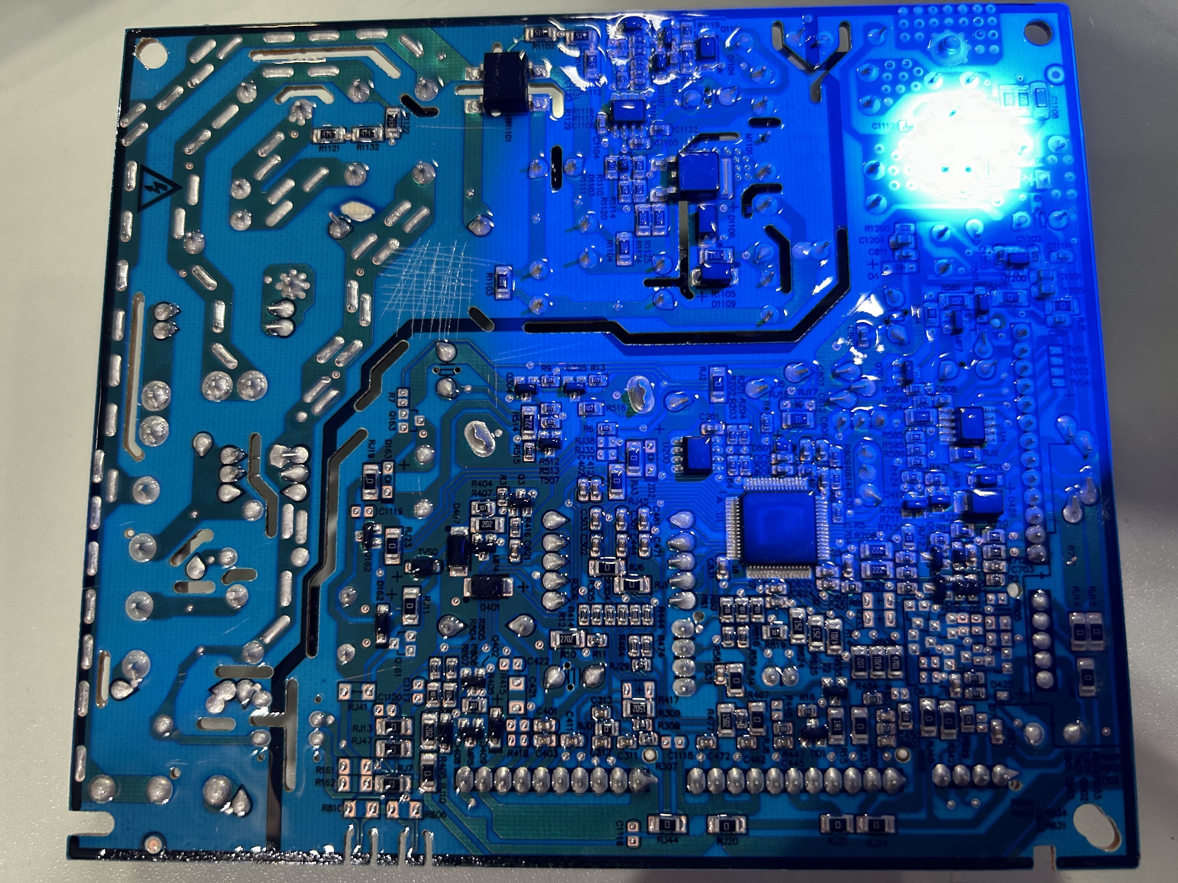 广东电路板三防胶厂家教您如何防止电路板起铜绿